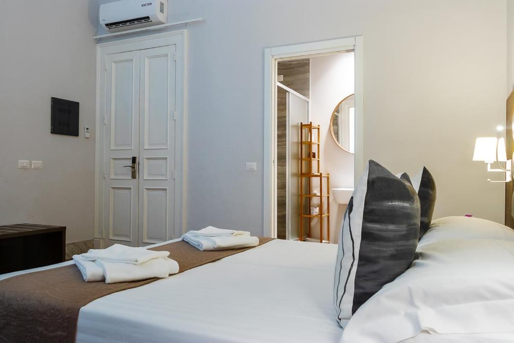 Re Vittorio De Luxe Bed and Breakfast Messina Eksteriør billede